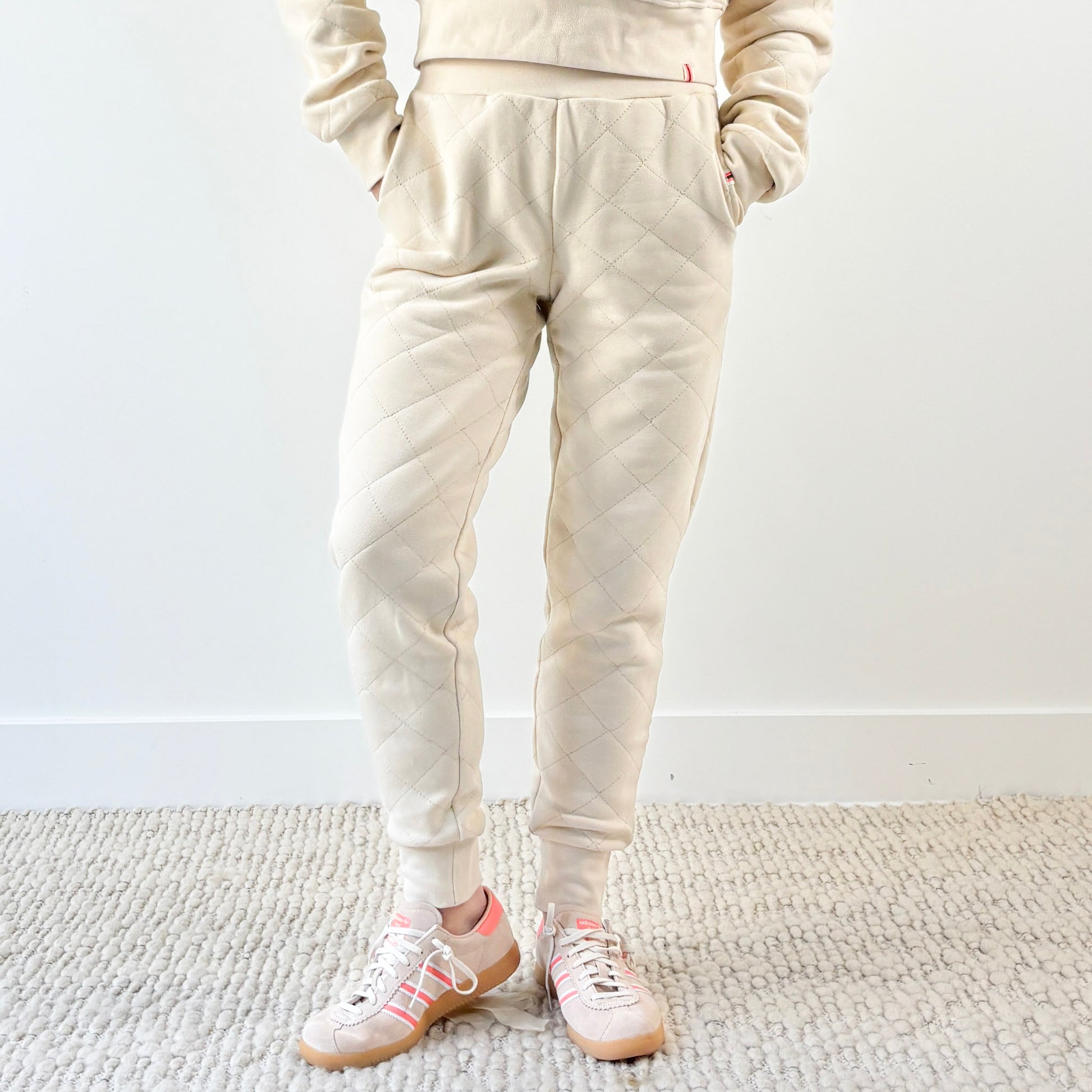 Ivory quilted fleece jogger pant with side pockets