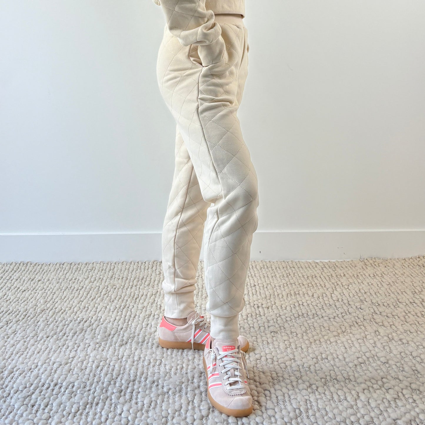 Ivory quilted fleece jogger pant with side pockets